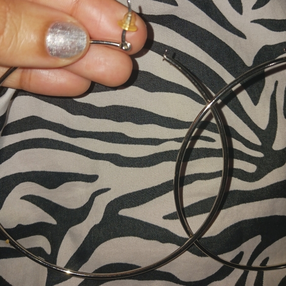 Stainless Steel Women big medium silver hoop earrings - Picture 7 of 7